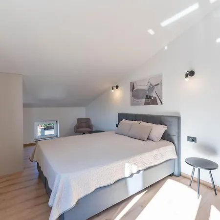 Будинок відпочинку In Mit Privatem Pool By Interhome Пула