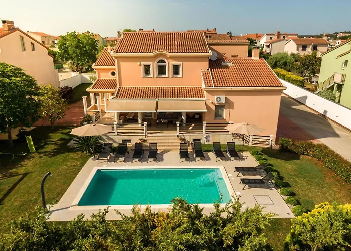 In Mit Privatem Pool By Interhome بيت للعطل