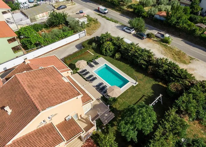 In Mit Privatem Pool By Interhome