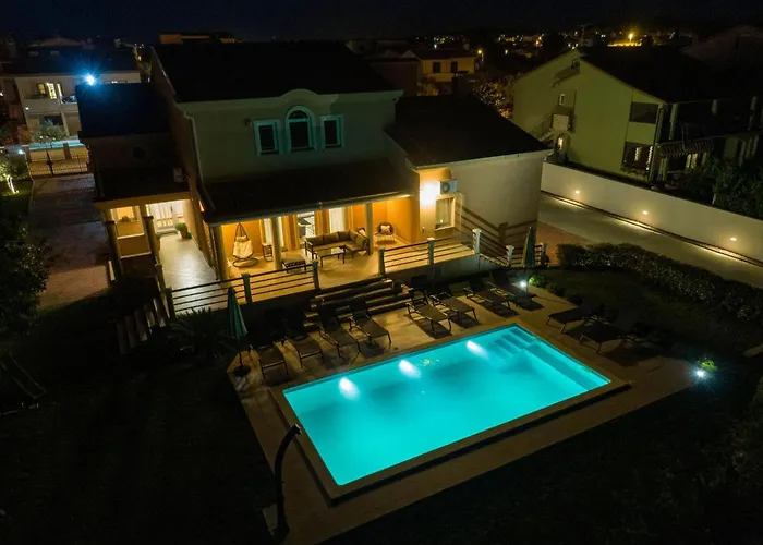 بيت للعطل In Mit Privatem Pool By Interhome