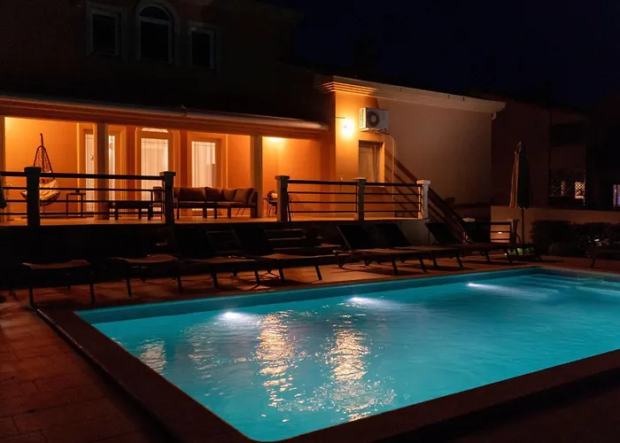 بيت للعطل In Mit Privatem Pool By Interhome