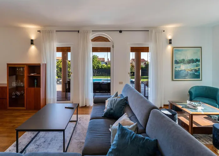 In Mit Privatem Pool By Interhome Tatil Evi Pula