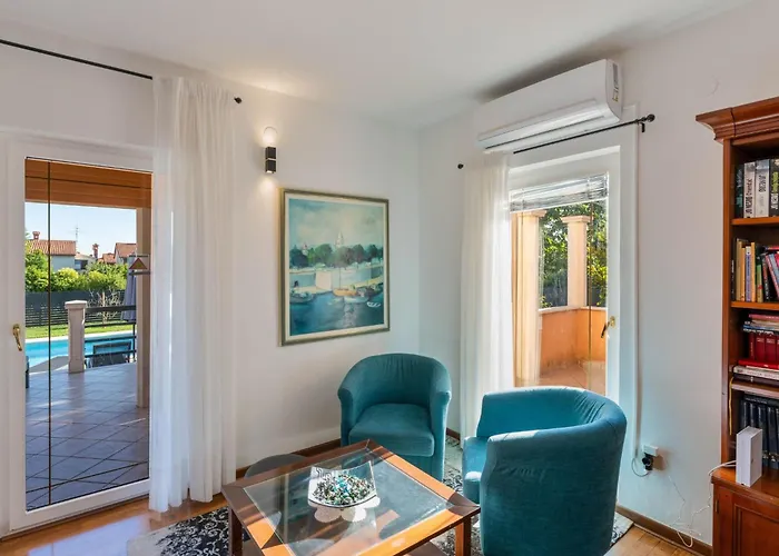 In Mit Privatem Pool By Interhome