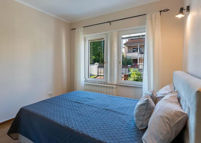 In Mit Privatem Pool By Interhome *