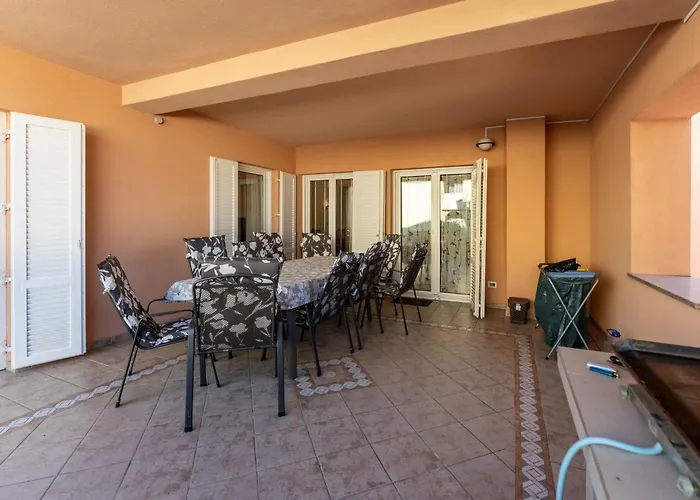 In Mit Privatem Pool By Interhome *