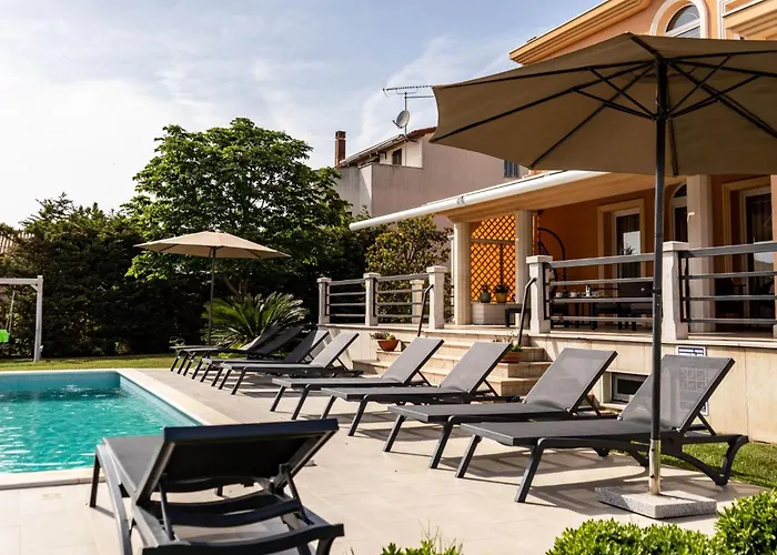بيت للعطل In Mit Privatem Pool By Interhome *