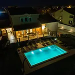 Сasa de vacaciones In Mit Privatem Pool By Interhome