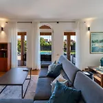 In Mit Privatem Pool By Interhome Сasa de vacaciones Pula