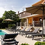 Сasa de vacaciones In Mit Privatem Pool By Interhome *