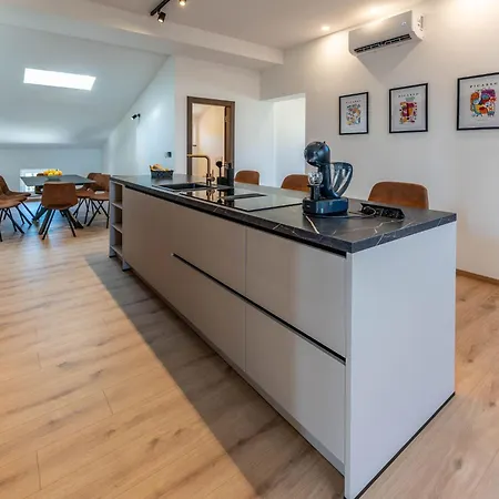 In Mit Privatem Pool By Interhome Pula