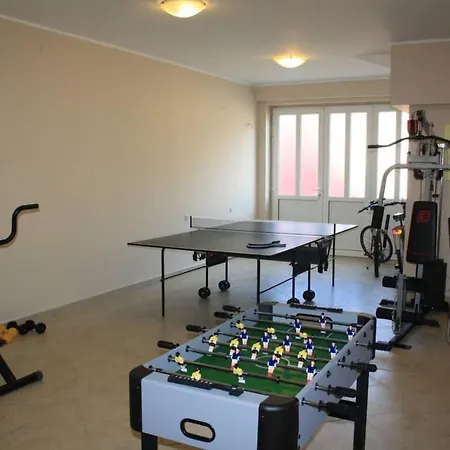 In Mit Privatem Pool By Interhome