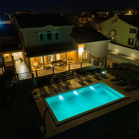 Casa vacanze In Mit Privatem Pool By Interhome