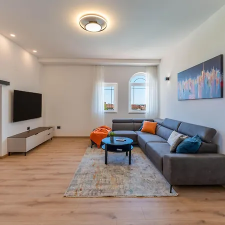 In Mit Privatem Pool By Interhome * Pula