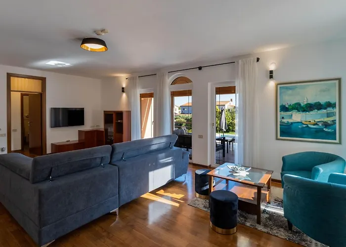 In Mit Privatem Pool By Interhome * Pula