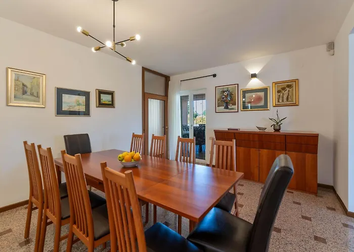 In Mit Privatem Pool By Interhome