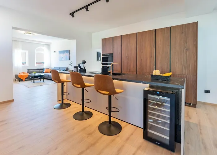 In Mit Privatem Pool By Interhome *