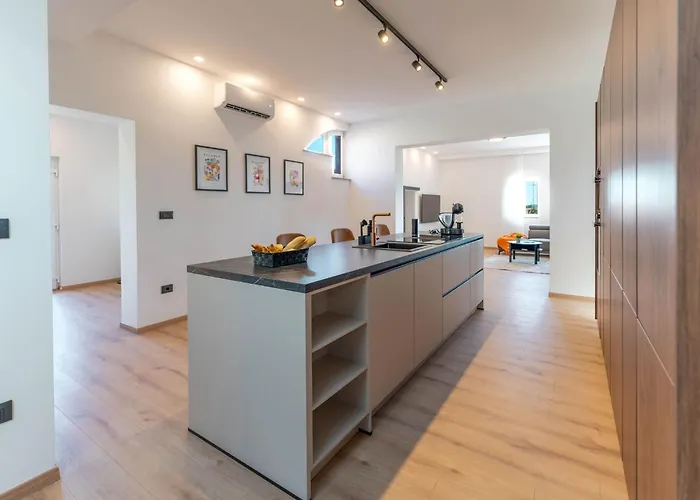 Vakantiehuis In Mit Privatem Pool By Interhome