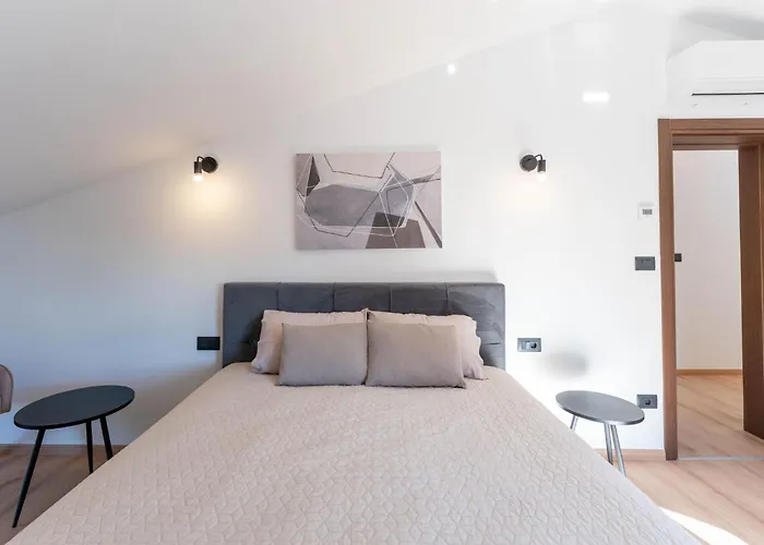 In Mit Privatem Pool By Interhome * Pula