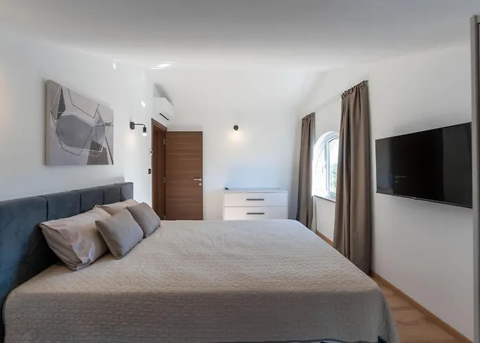 In Mit Privatem Pool By Interhome Vakantiehuis *